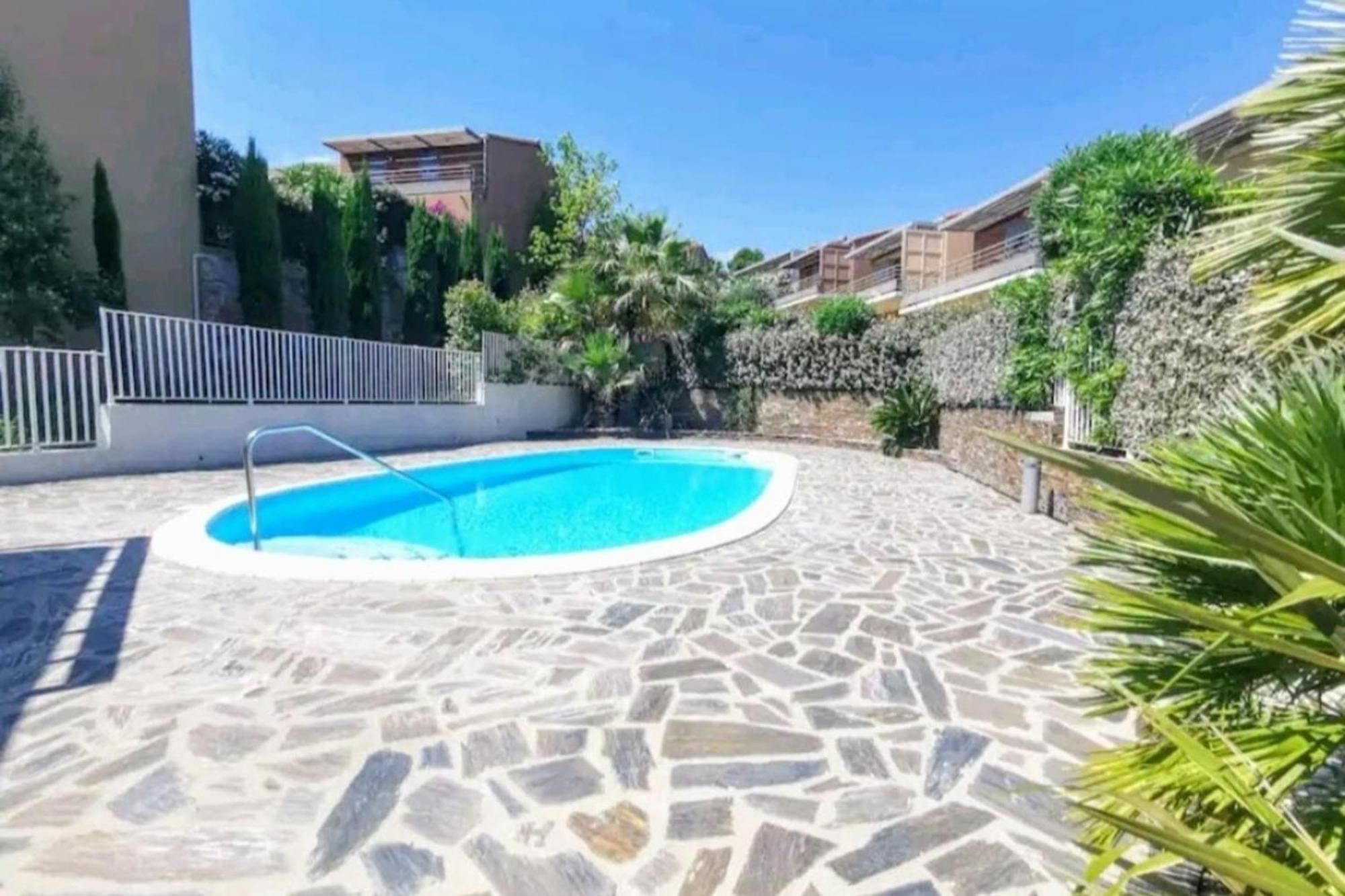 Apartment With Pool Air Conditioning Wifi And Garage コリウール エクステリア 写真